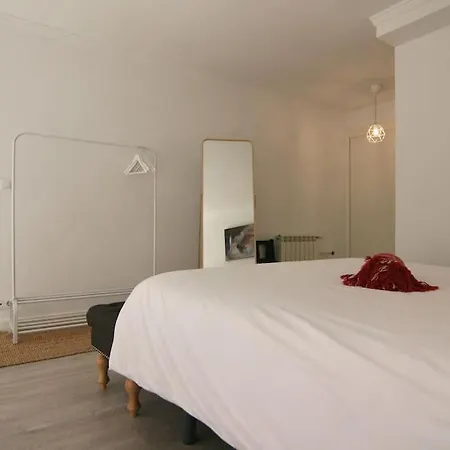 P Sanz 1, 405 By Ybh Vigo