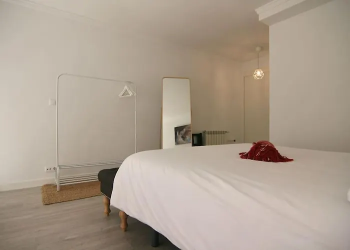 P Sanz 1, 405 By Ybh Comarca de Vigo